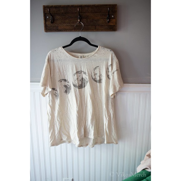 Magnolia Pearl Moon Tee Shirt - Picture 1 of 4